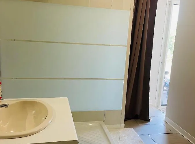 Saint Juery Apartament Arthes